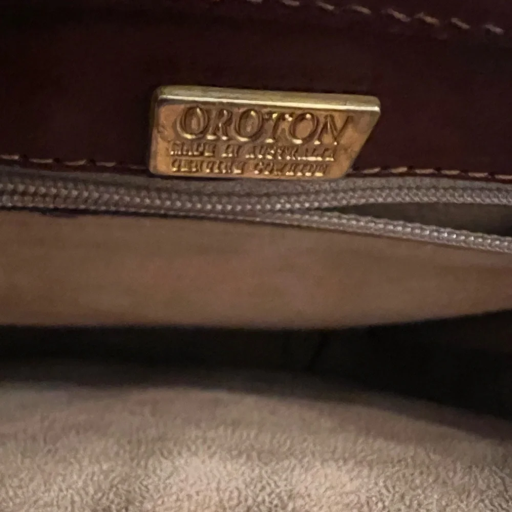 Vintage Oroton Leather Crossbody Satchel – Made in Australia